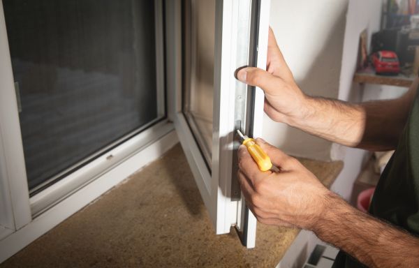 Cost of Dual Pane Window Repair in Marana